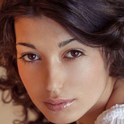 Sağlam Duruşunu Sergilemekte Zorlanmayan Escort Özge