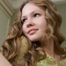 Güven Veren Haller Sergileyen Escort Helin